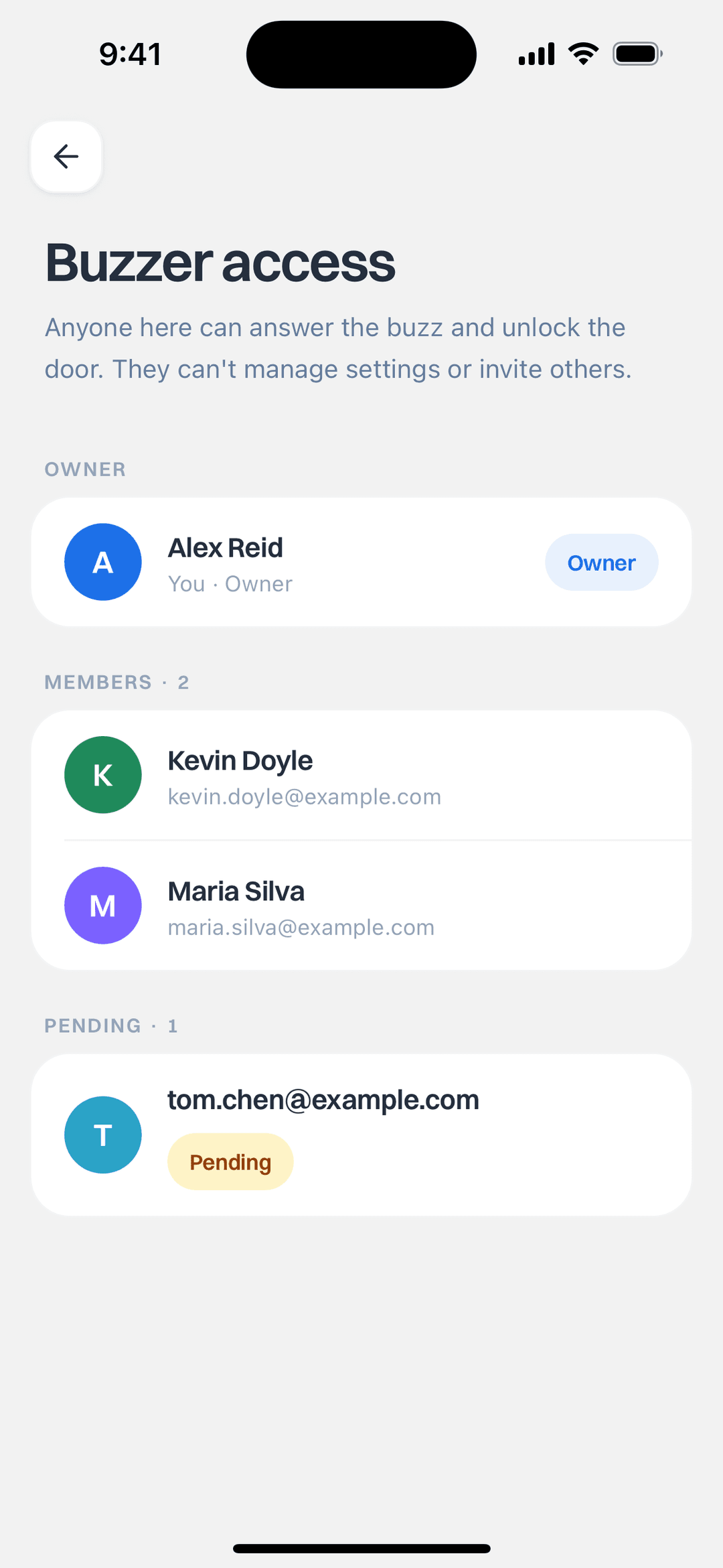 The BuzzMeUp buzzer access screen, listing the unit's owner, its members and a pending invite
